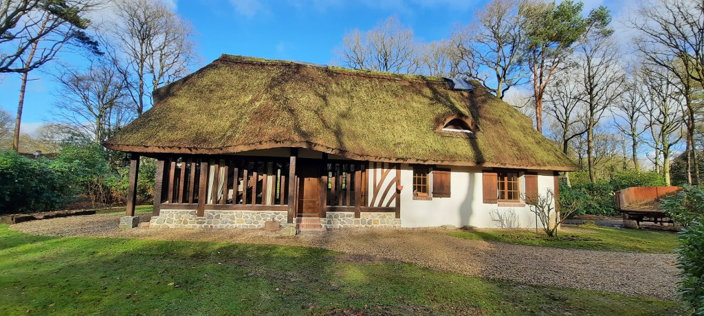 branellec bataille architecte renovation normande chaumiere bardeau mont saint leger